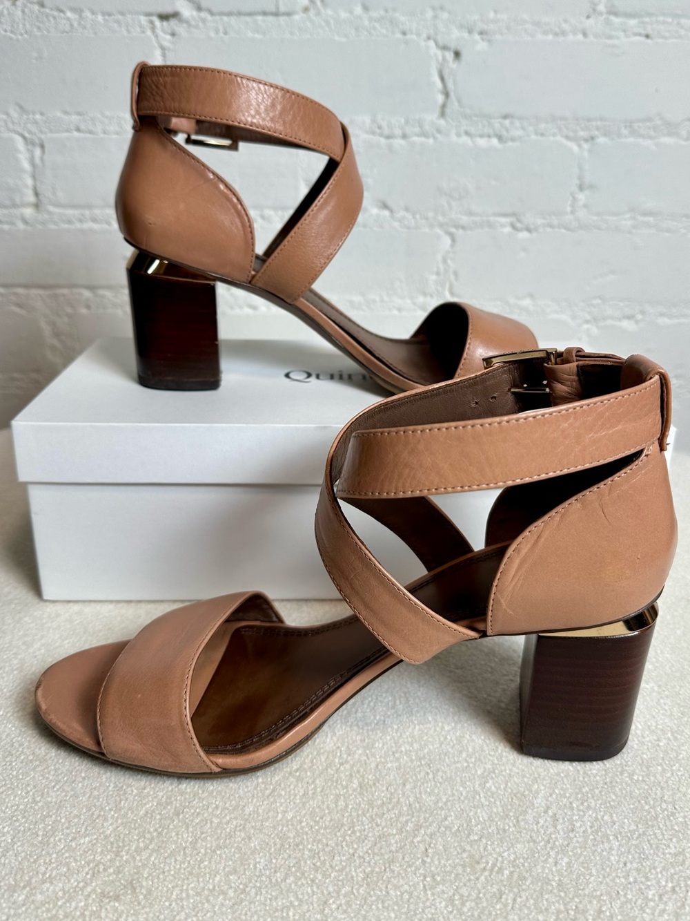 Tory Burch Tabitha Tan Leather Cross-Strap Block Heel Neutral Sandal Gold Accent - Picture 2 of 7